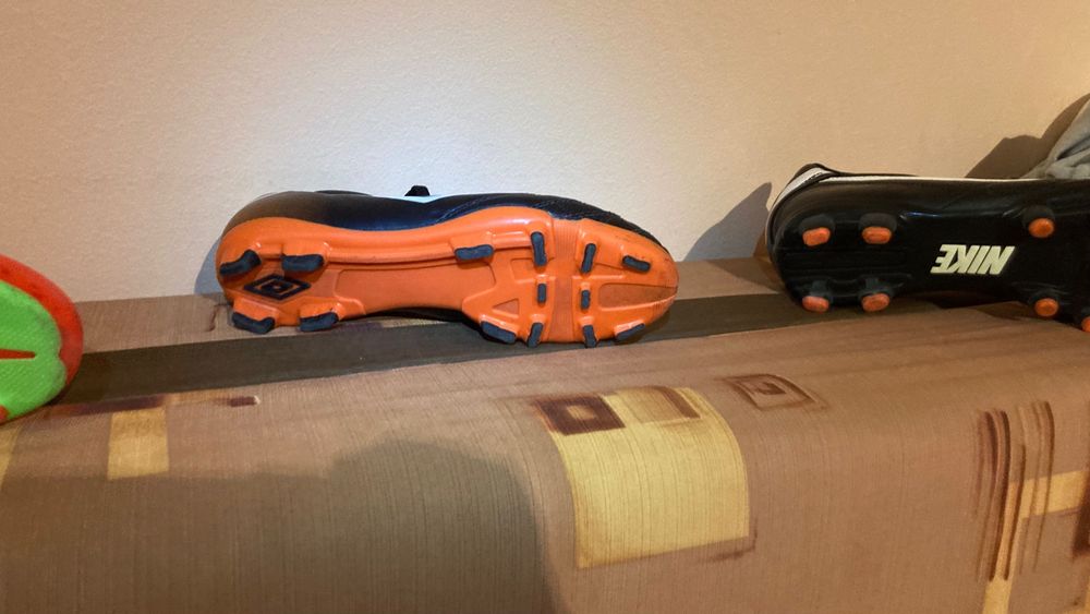 Детски спортни маратонки за футбол nike umbro