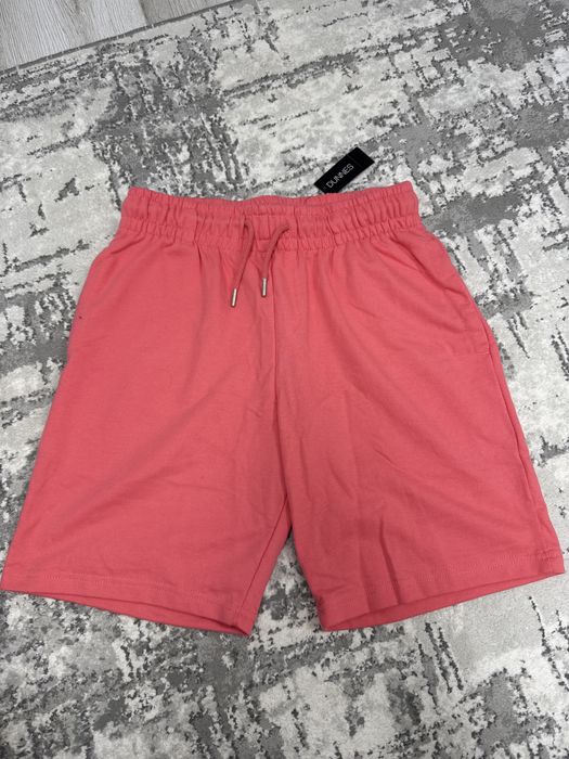 Pantaloni scurti