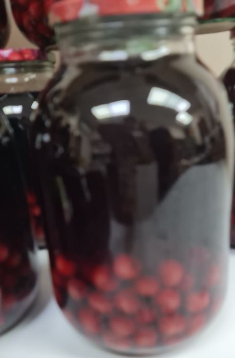 Компот вишневый домашний.