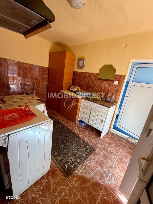 Casa individuala, 1400 mp Teren, 4 camere, pivnita