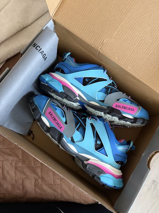 Balenciaga track