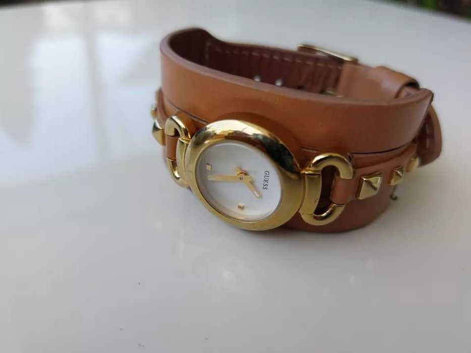 Guess W0160L4, часовник