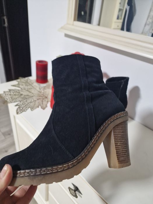 Cizme din piele naturala întoarsă, toc comod;