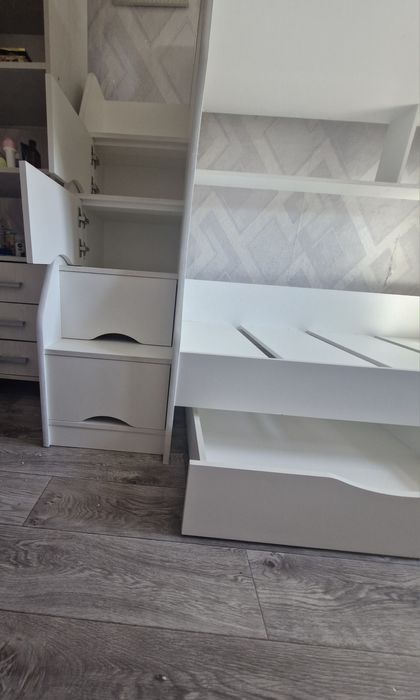 Кровать двухъярусная