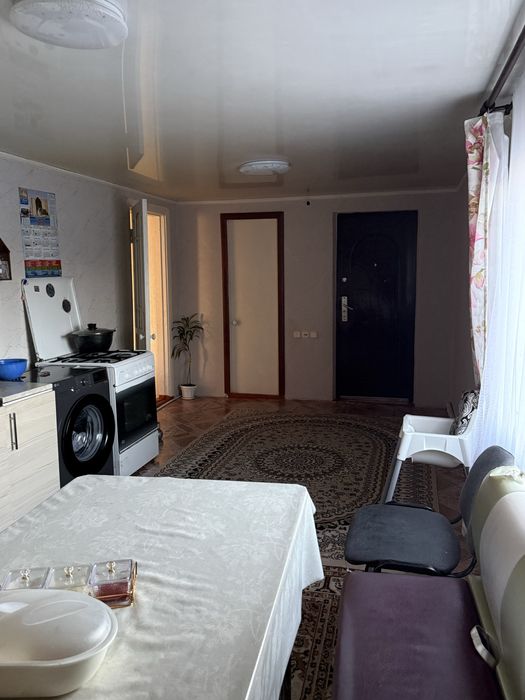 Продается большой дом, в центре.