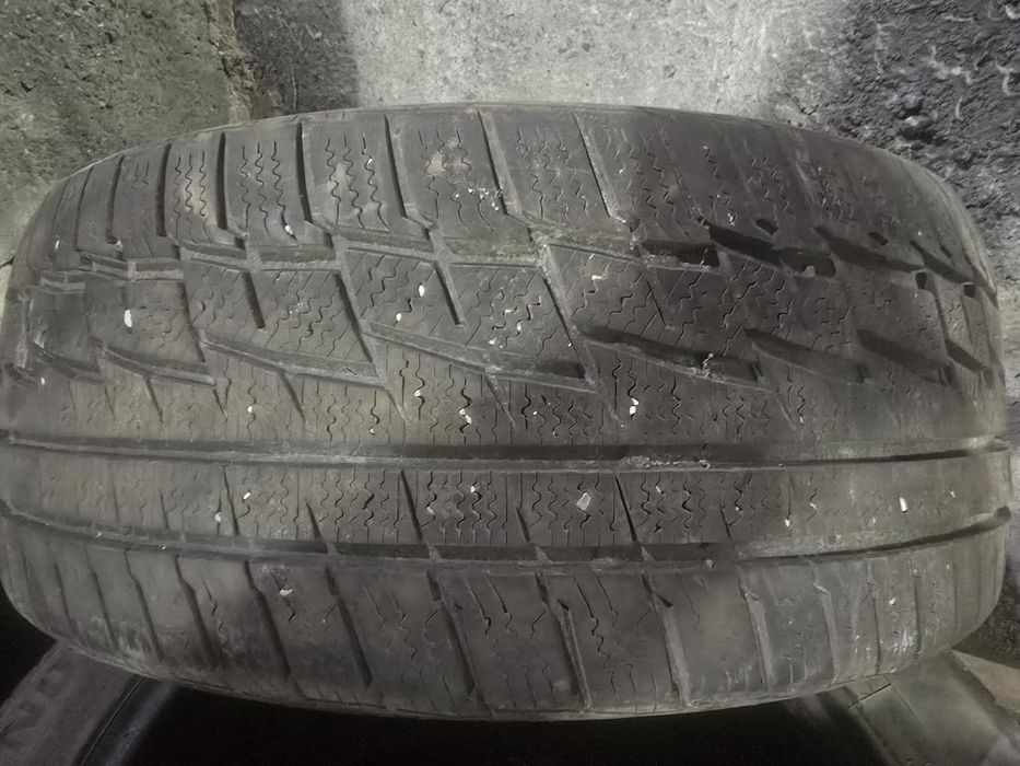 Продам зимнию резину на 17