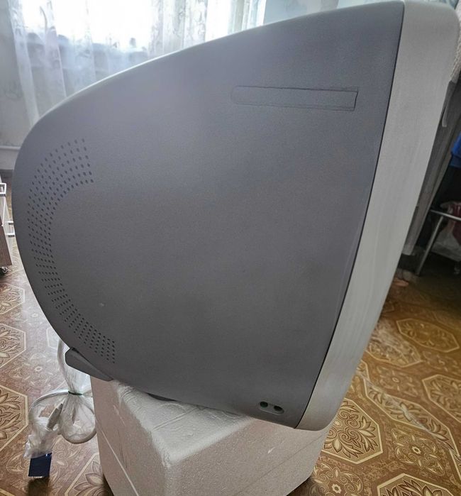 Продаётся монитор LG Studioworks 500 M