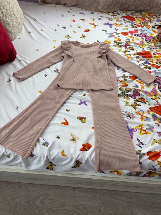 2 комплекта за момиче