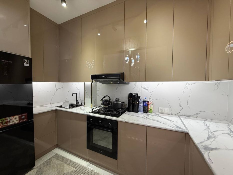 Сдаётся Premium lux 3x ком кв на Озод Шарке ор. Налоговая!!!