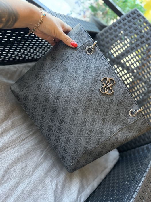 Geanta shopper Guess Noelle Elite Tote