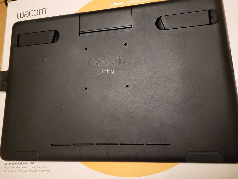 Графичен дисплай Wacom Cintiq 16