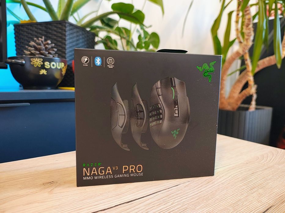Razer Naga V3 Pro – wireless, 3 panouri laterale, 23 butoane – ca nou