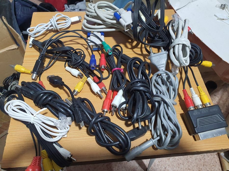 Продам зарядки и шнуры