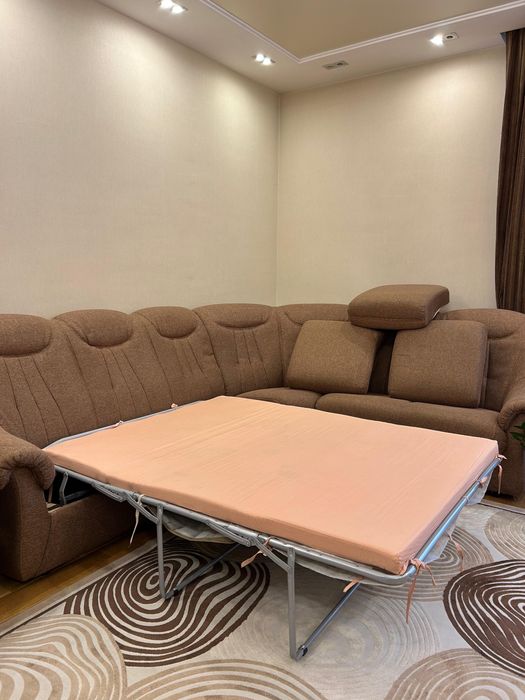 Угловой дивае кровать и кресло