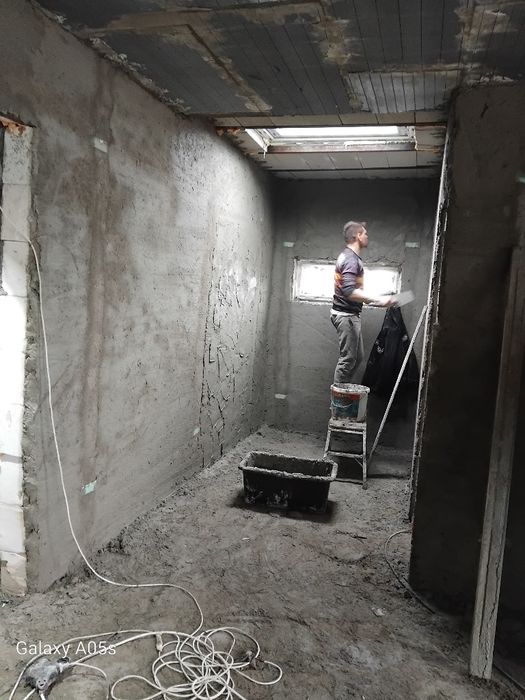 Tencuială manuală clasică/sapa elicopterizată