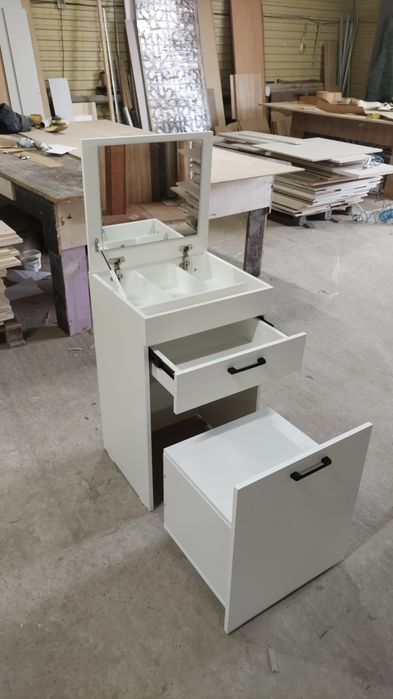 Туалетный столик тумба