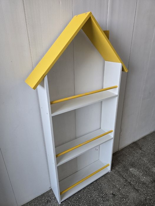 Biblioteca tip casuta Montessori