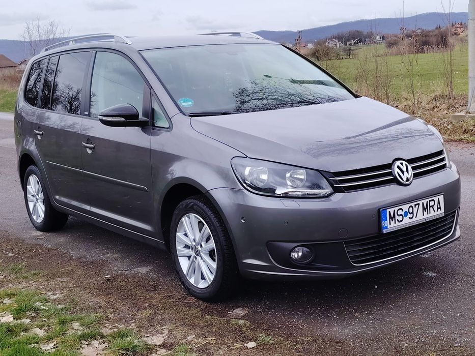 Vând VW Touran 2012