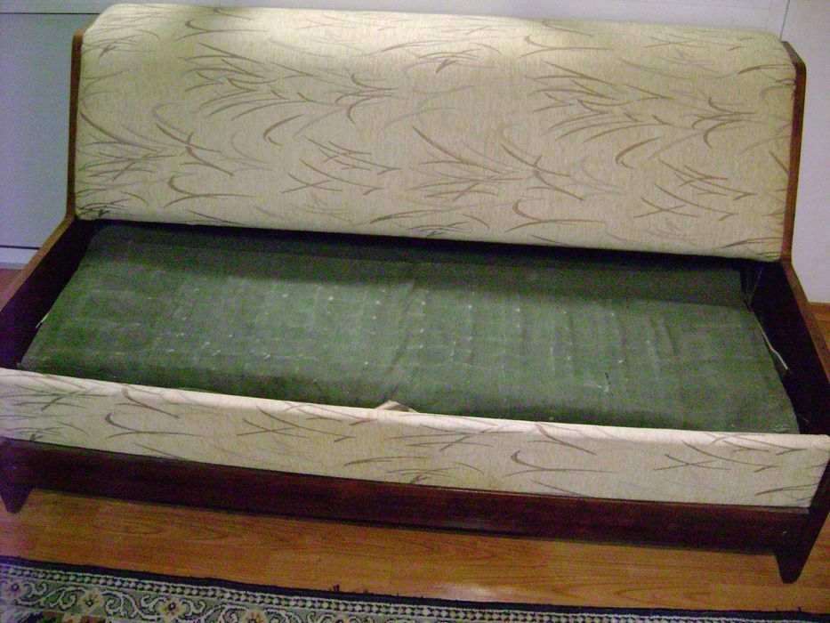 Разтегателен диван 150/90/80 Български масивен.