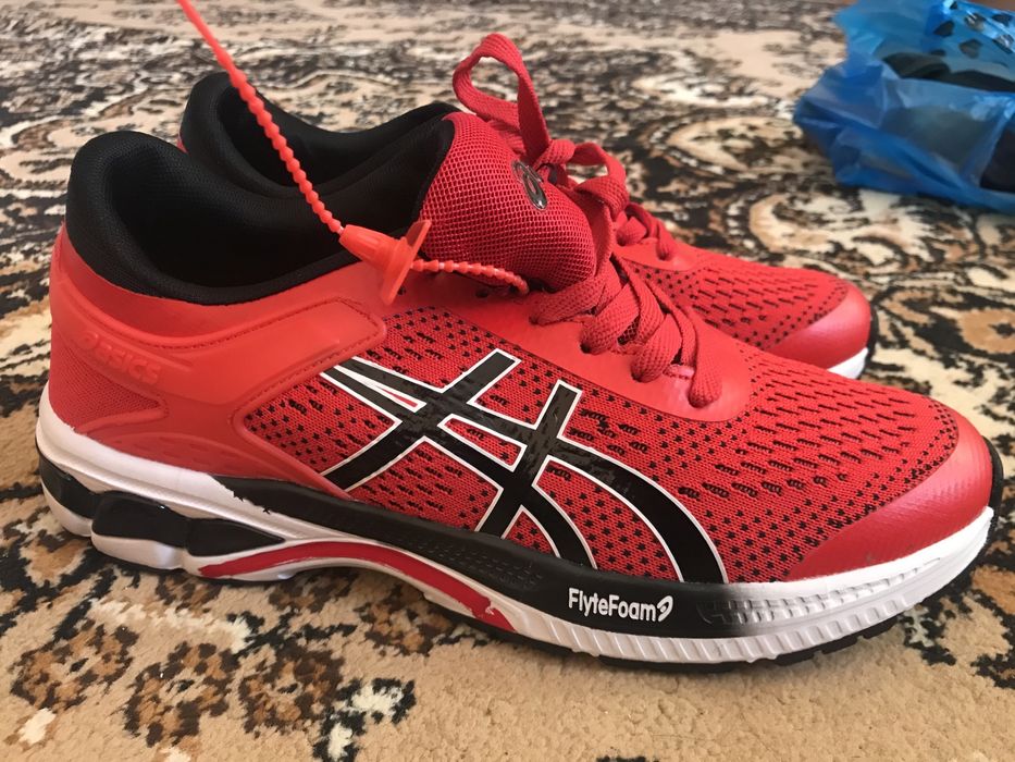 Кроссовки удобные