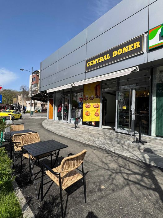 Vand shaormerie si cafenea de specialitate in zone cu vad pietonal foarte mare