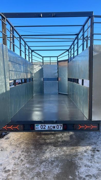 Прицеп скотовоз коневоз