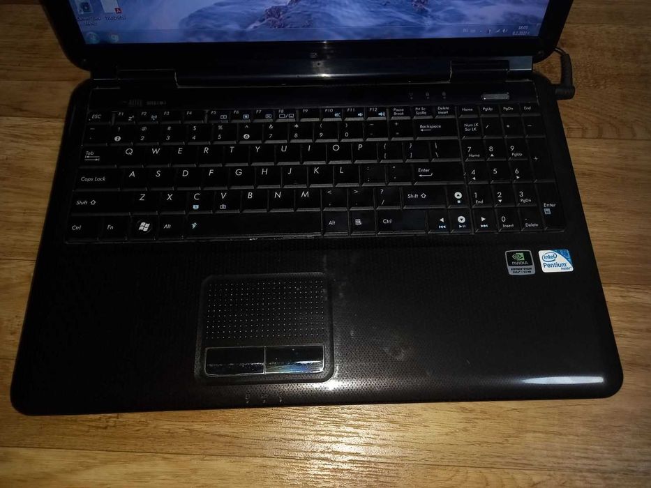 лаптоп асус (asus)