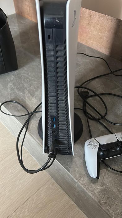 Продам Playstation 5