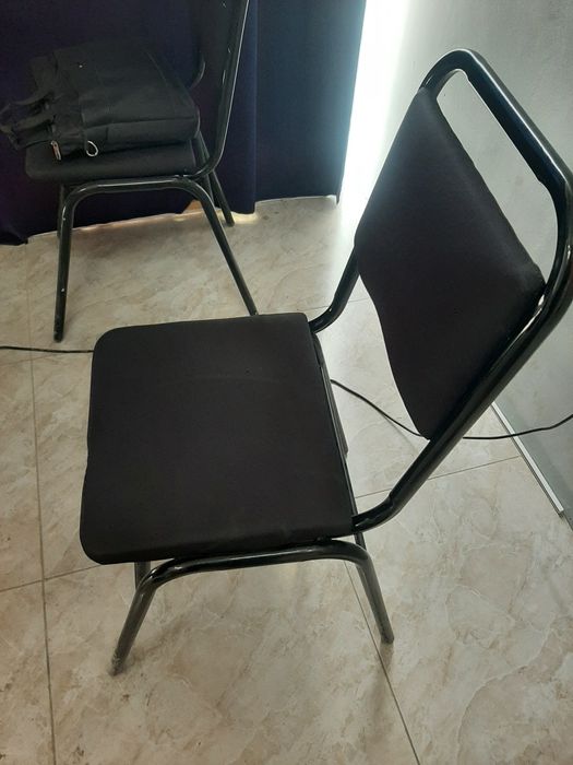 Parta, stul o'quv markazi uchun sotiladi