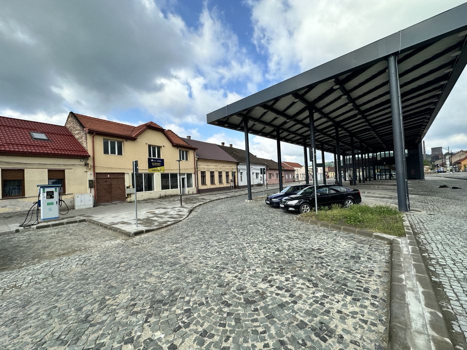 Casă + spațiu comercial de vânzare – Reșița, zona Muncitoresc