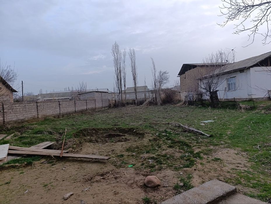 Продается дом с большим участком