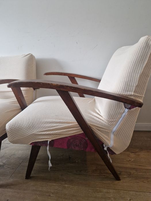 Две старинни  кресла