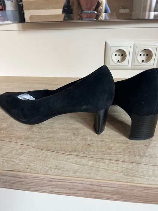 Gabor дамски 4.5,;37.5 ,велурени , нисък ток, елегантни