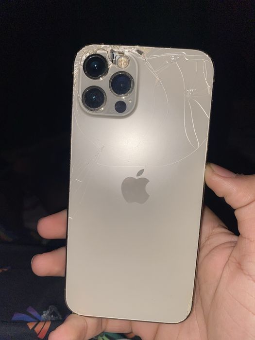 Iphone 12 pro de vanzare cu icloud mai mult va uitati pe poze