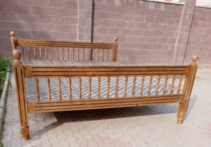 Продам тапчан из сосны 3х2.5