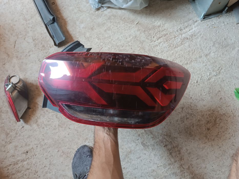 Stop dreapta Logan 3 crapat