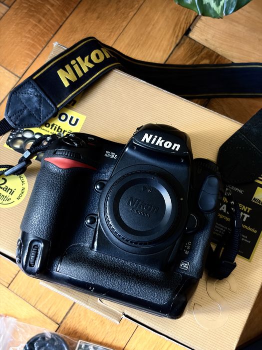 Nikon D3s full box, unic proprietar, facturi, 2x baterii + carduri