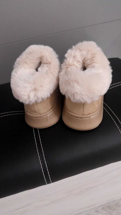 Papuci de iarnă confortabili pentru femei