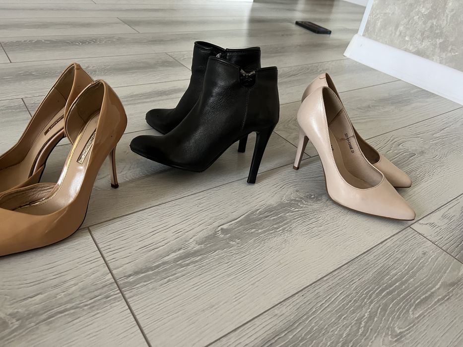 Продам сапоги размеры 35