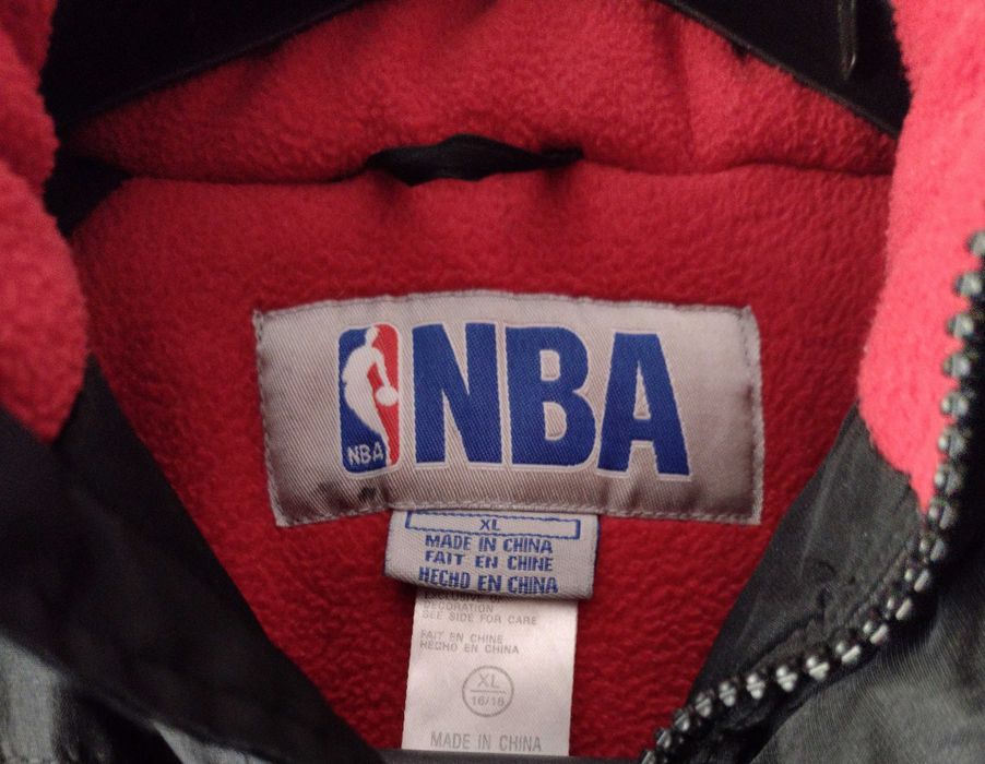 NBA / Philadelphia 76ers - зимно яке с качулка