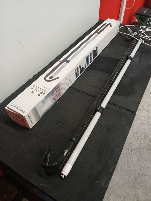 телескопична стойка за лампа