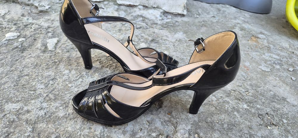 Sandale elegante cu toc