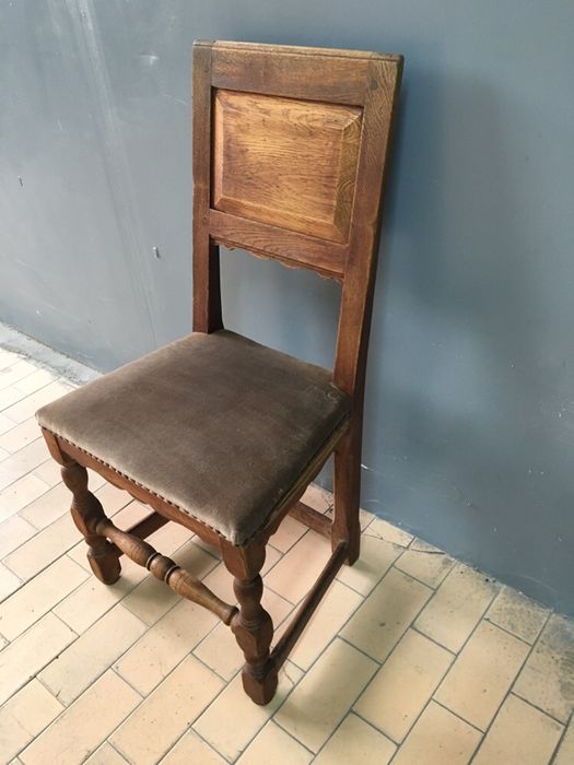 Старинен стол, масив