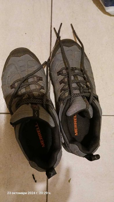 Продавам туристически обувки