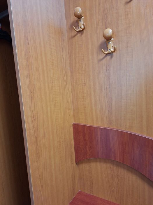 Cuier hol cu dulap si pantofar, stare foarte bună, design modern