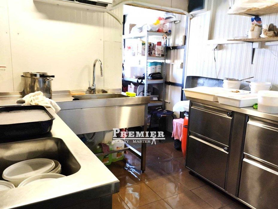 Продавам бизнес за улична храна, топ локация.