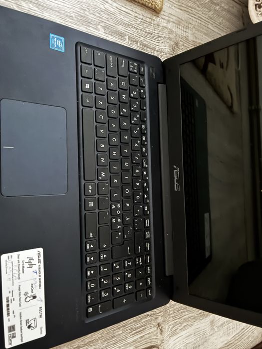 Laptop asus , state fosrte buna