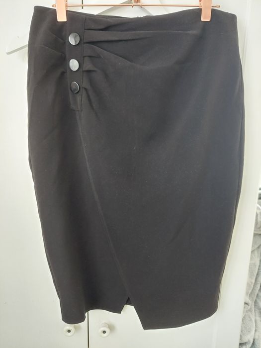 Fusta conica, neagra, marimea 38