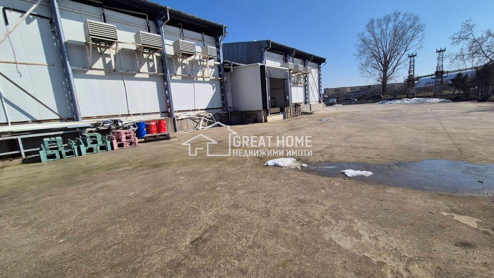 Продава се Промишлена сграда в Търговище, Промишлена зона - 7500 кв.м за 240 €/кв.м - Снимка #1