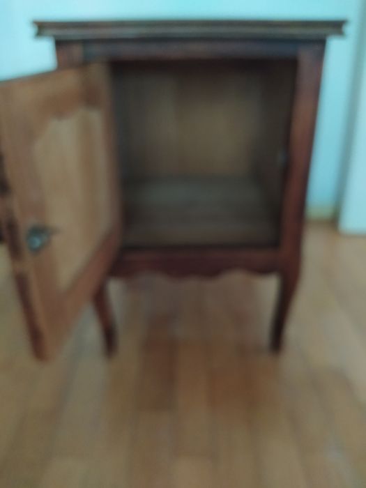 Вимтидж шкаф от истинско дръво